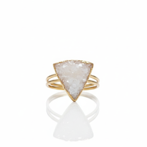 Üçgen kesim kristal kuvars yüzük