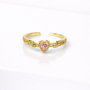 Pembe kalp yüzük